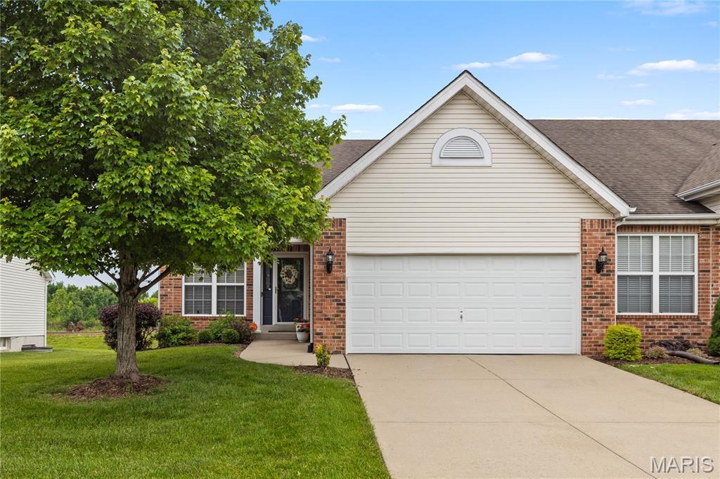 646 Ember Crest Dr, Fairview Heights, IL 62208 - photo 1