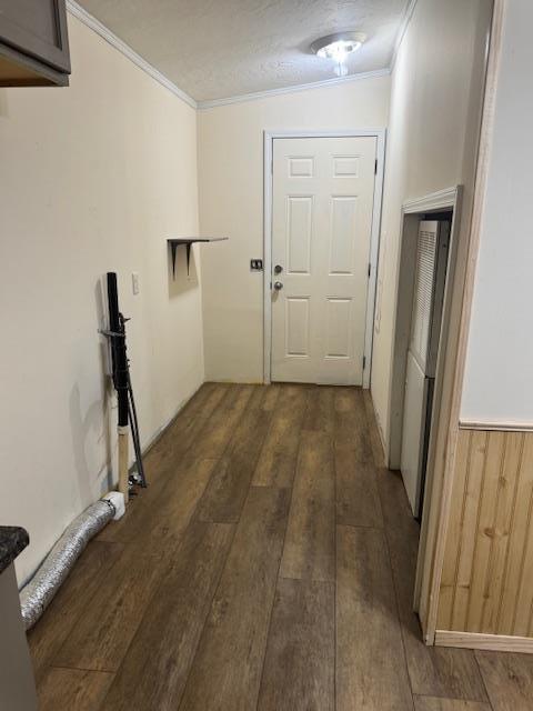 756 Eldon Dr, Bismarck, MO 63624 - corridor with hardwood / wood-style floors and crown molding