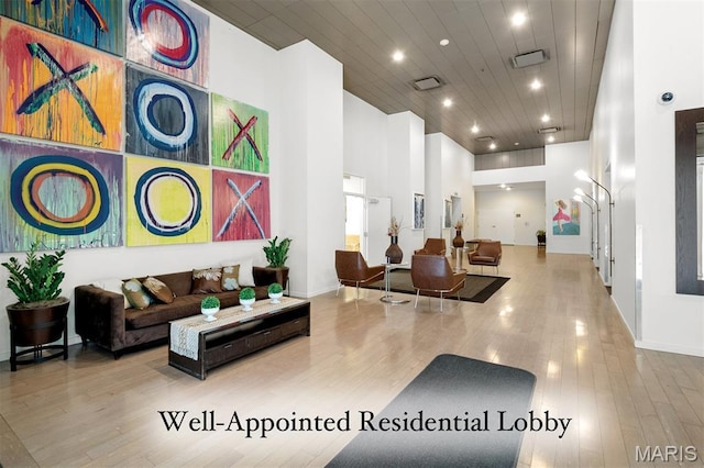 915 Olive St Unit 910, Saint Louis, MO 63101 - building lobby featuring recessed lighting