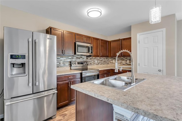 5473 Misty Crossing Ct, Florissant, MO 63034