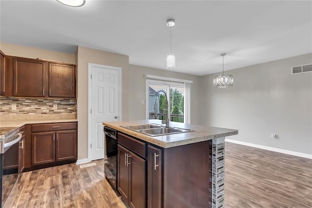 5473 Misty Crossing Ct, Florissant, MO 63034