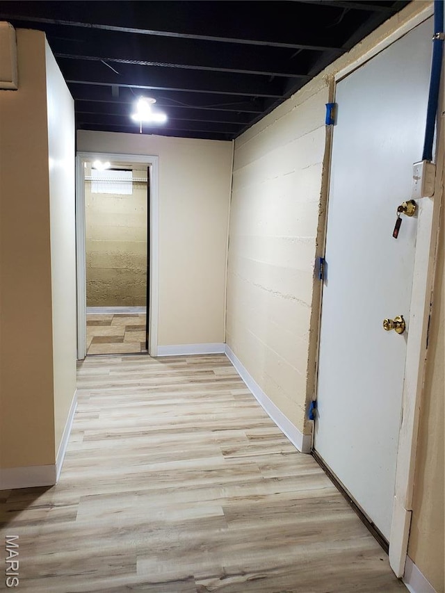 1225 Bloomfield Rd, Cape Girardeau, MO 63703 - hallway featuring light wood-style floors and baseboards