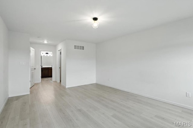 2112 Windswept Farms Dr, Eureka, MO 63025 - unfurnished room featuring light wood-type flooring and baseboards