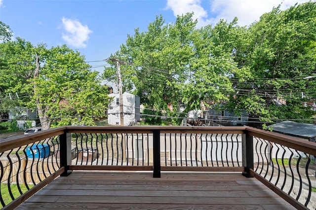 3235 S Jefferson Ave, Saint Louis, MO 63118 - view of wooden terrace