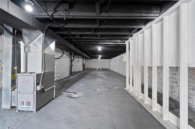 3235 S Jefferson Ave, Saint Louis, MO 63118 - unfinished basement with heating unit