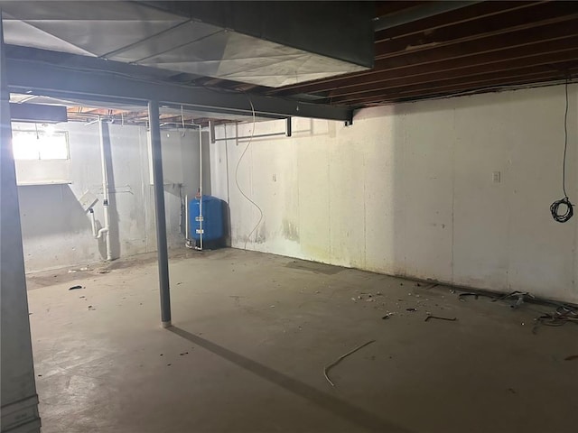 12219 Peter Moore Ln, De Soto, MO 63020 - below grade area with a water pressure tank