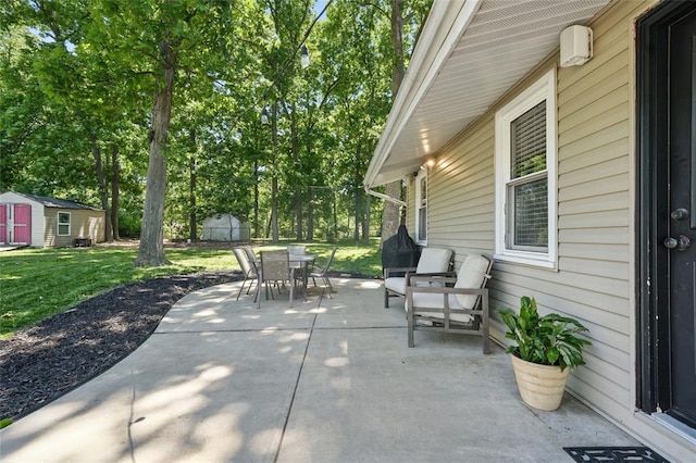 636 Parker Dr, Ballwin, MO 63021 - view of patio / terrace with outdoor dining space