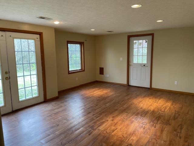305 W Chestnut St, Dixon, MO 65459
