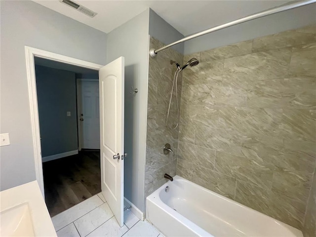 2715 Arkansas Ave, Saint Louis, MO 63118 - full bathroom featuring washtub / shower combination