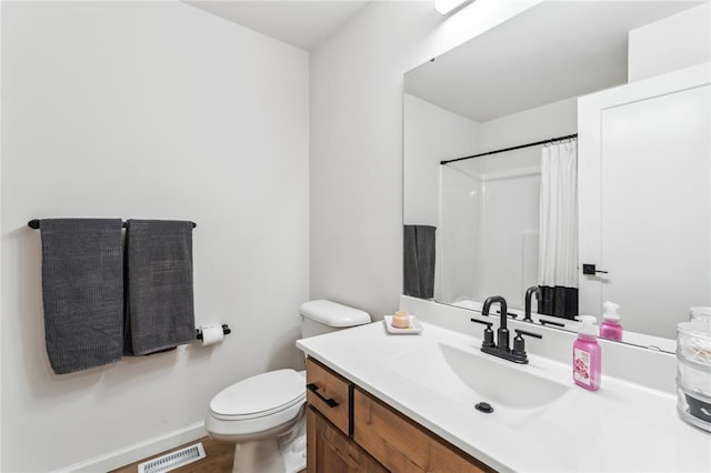 1513 Grey Wolf Dr, Imperial, MO 63052 - full bathroom with vanity, toilet, and a shower with curtain