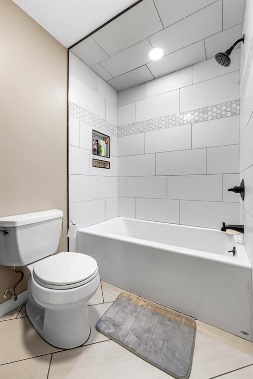 2 Autumn Bluffs Ct, Fenton, MO 63026 - full bath featuring toilet, bathtub / shower combination, and tile patterned floors