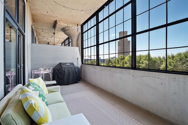 4100 Forest Park Ave Unit 323, Saint Louis, MO 63108 - balcony with a grill