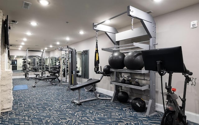 workout area with carpet floors, baseboards, and recessed lighting