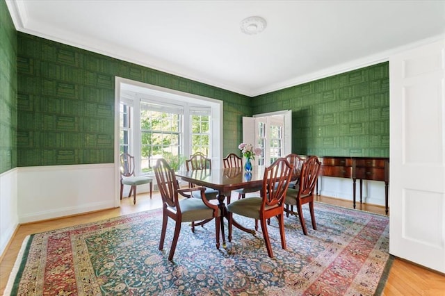 15 Briarcliff Rd, Ladue, MO 63124 - dining area featuring crown molding