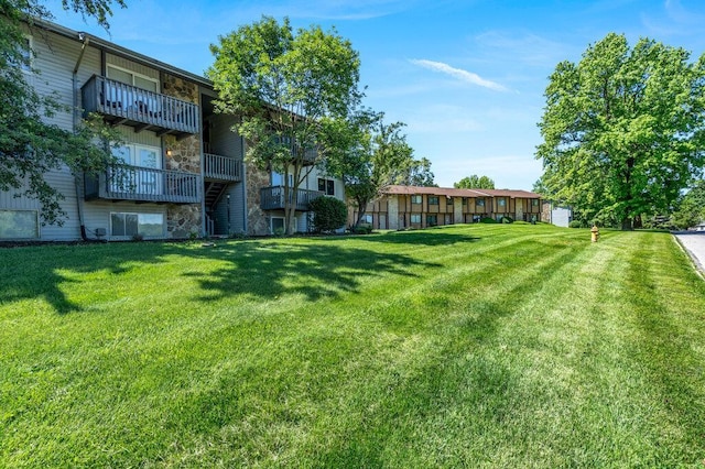 1843 Gascony Parc Dr Unit 1843, Lake St Louis, MO 63367 - view of green lawn