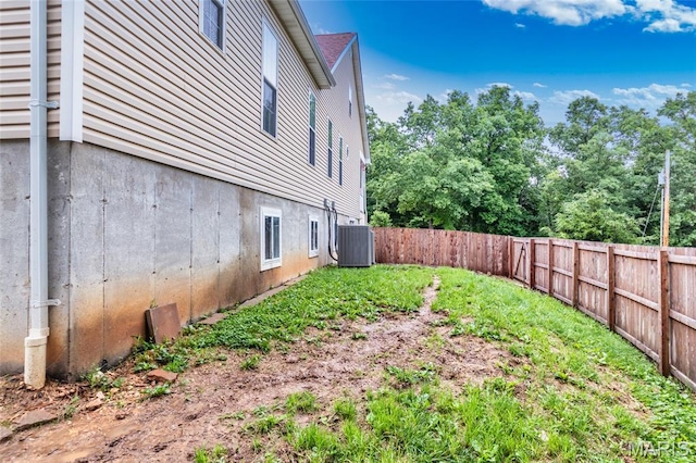 7011 Browns Ford Rd, Dittmer, MO 63023 - view of fenced backyard