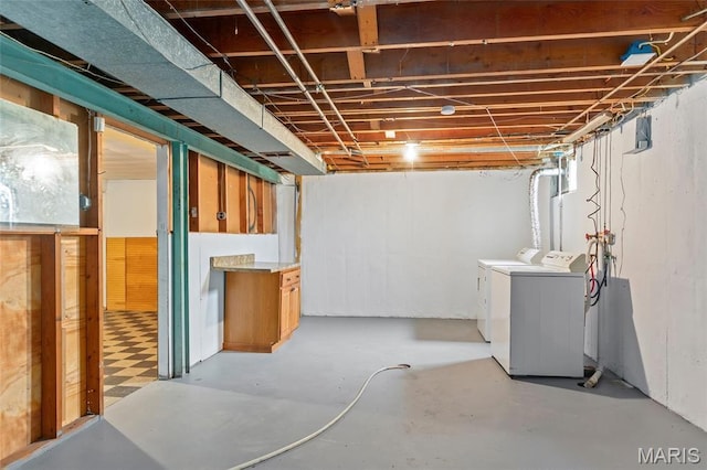 1321 Highmont Dr, Saint Louis, MO 63135 - unfinished basement with washer and dryer