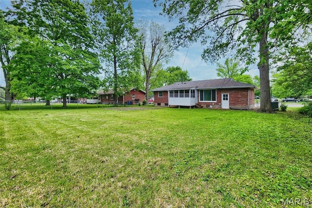 1321 Highmont Dr, Saint Louis, MO 63135 - view of yard