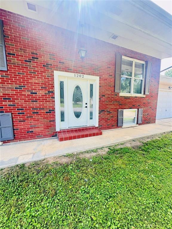 1202 S Mildred Ave, Salem, MO 65560 - entrance to property with brick siding