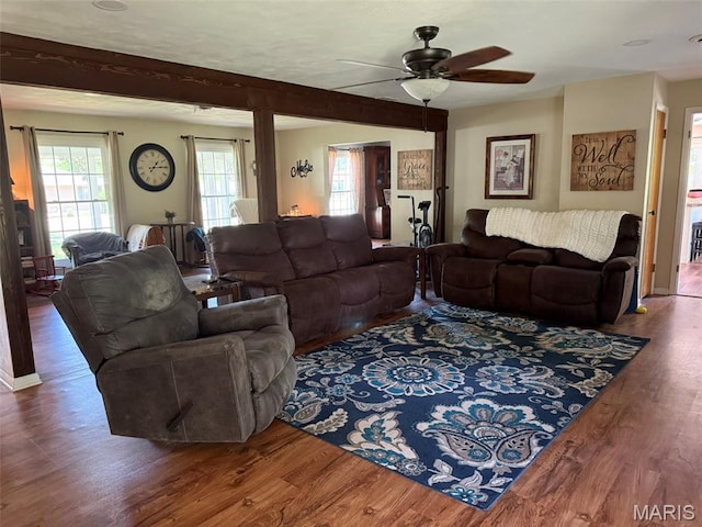 414 Hillcrest Dr, Sullivan, MO 63080 - living area featuring wood finished floors and ceiling fan