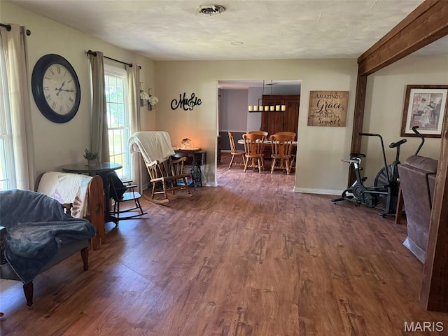 414 Hillcrest Dr, Sullivan, MO 63080 - sitting room with wood finished floors and baseboards
