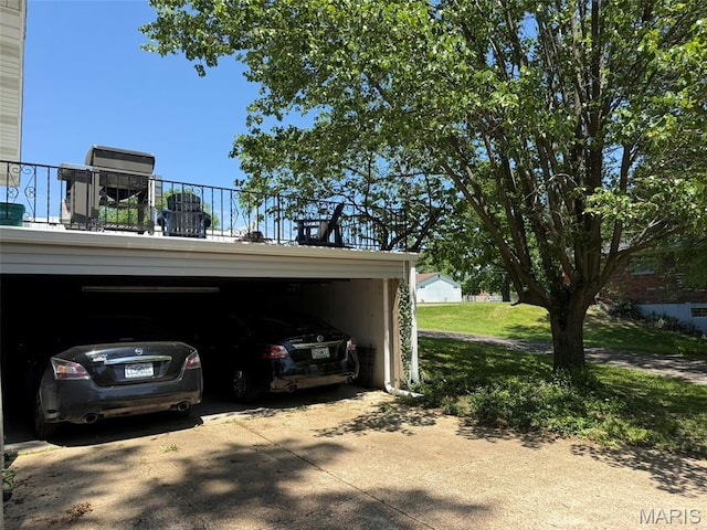 414 Hillcrest Dr, Sullivan, MO 63080 - view of vehicle parking