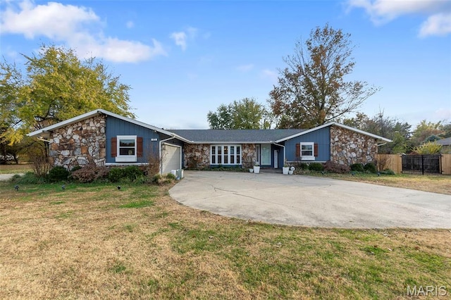423 W Salcedo Rd, Sikeston, MO 63801 - photo 1