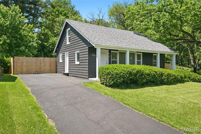 41 S Dellwood Ave, Saint Louis, MO 63135 - view of front of property featuring a shingled roof