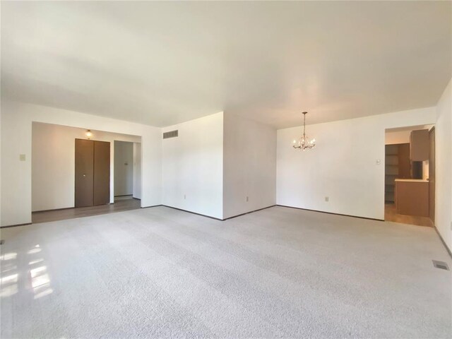 5657 Hidden Cove Ln, Florissant, MO 63034