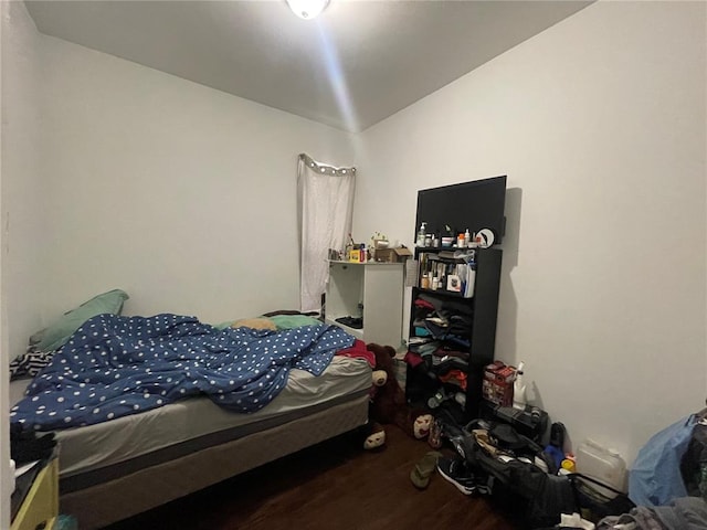 3819 Nebraska Ave, Saint Louis, MO 63118 - bedroom with wood finished floors