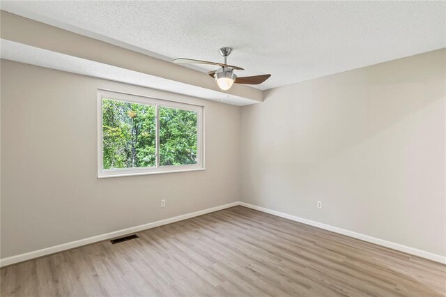 6995 Candlewick Way, Florissant, MO 63033