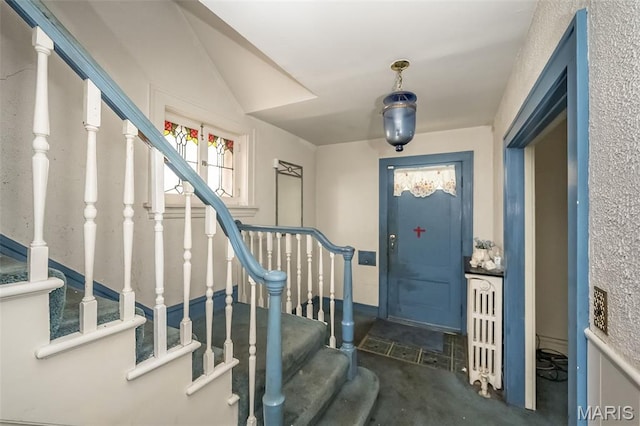 4545 Alice Ave, Saint Louis, MO 63115 - entryway featuring stairway