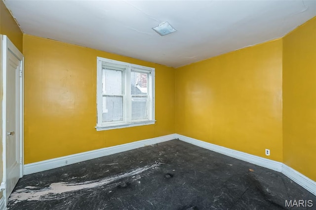 4545 Alice Ave, Saint Louis, MO 63115 - unfurnished room with baseboards