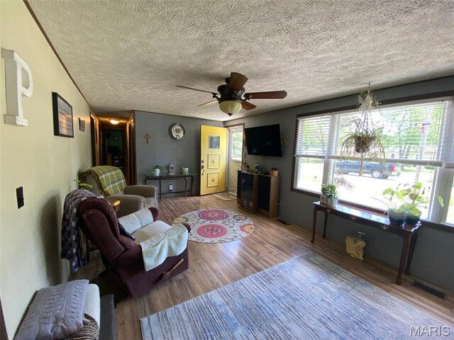 502 N St, Witt, IL 62094 - photo 16