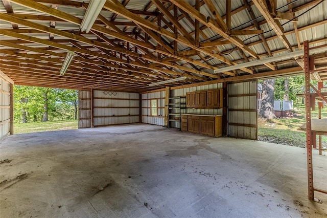 21509 Rockwell Dr, Lebanon, MO 65536 - view of garage