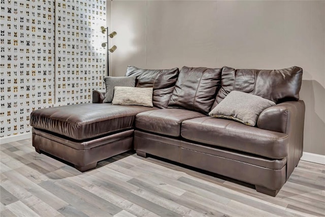402 Glan Tai Dr, Manchester, MO 63011 - living area with wood finished floors and baseboards
