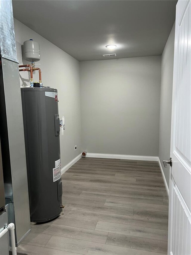 10 Jaybird Ct, Montgomery City, MO 63361 - utilities featuring electric water heater