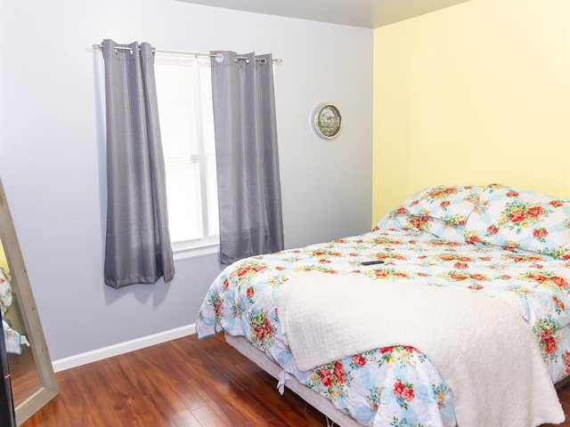 3930 Commanche Ave, Hannibal, MO 63401 - bedroom featuring wood finished floors and baseboards