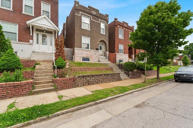 3555 S Spring Ave, Saint Louis, MO 63116