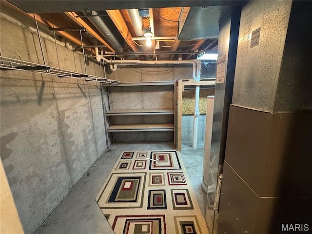 2828 Rutger St, Saint Louis, MO 63104 - unfinished below grade area featuring heating unit