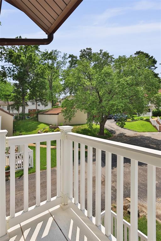 1306 Glendale Gardens Dr Unit C, Glendale, MO 63122 - view of balcony