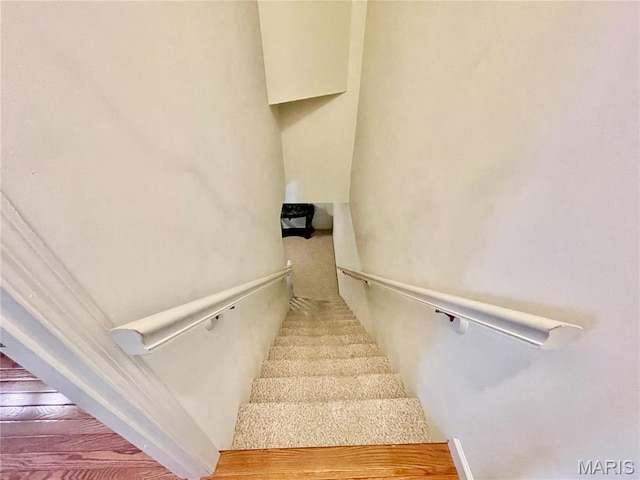 2087 Hawks Landing Dr, Lake St Louis, MO 63367 - view of stairs