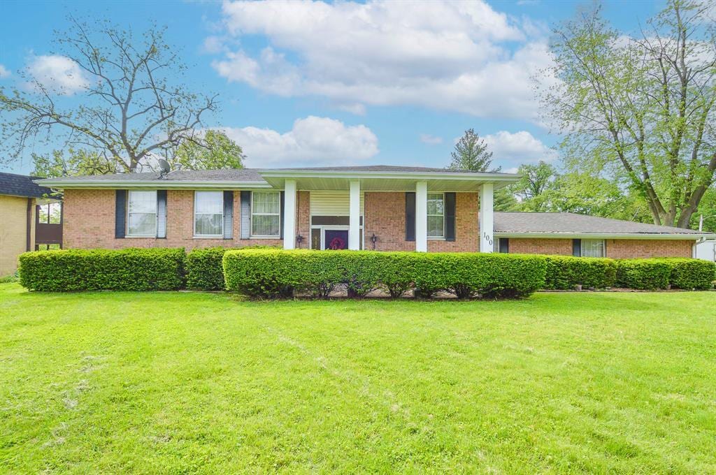 100 Hollandia Dr, Fairview Heights, IL 62208 - photo 1