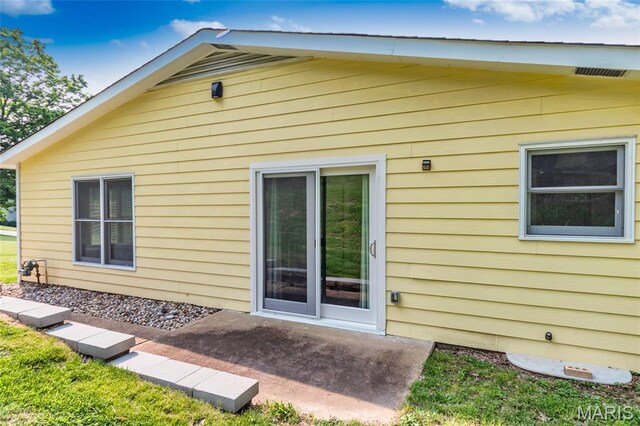 2915 Ozark Dr, Queeny Township, MO 63122 - view of side of home