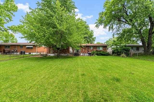 930 Laredo Ave, Saint Louis, MO 63138 - view of yard