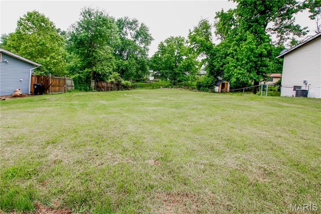 11737 Vizcuya Ct, Florissant, MO 63033