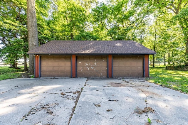 22 Greenbriar Dr, New Madrid, MO 63869 - view of detached garage