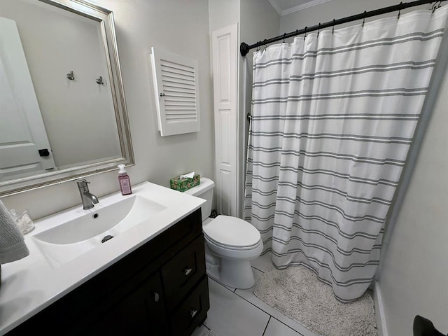 11181 Shady Ln, Dexter, MO 63841 - full bath with toilet, vanity, crown molding, a shower with shower curtain, and tile patterned floors