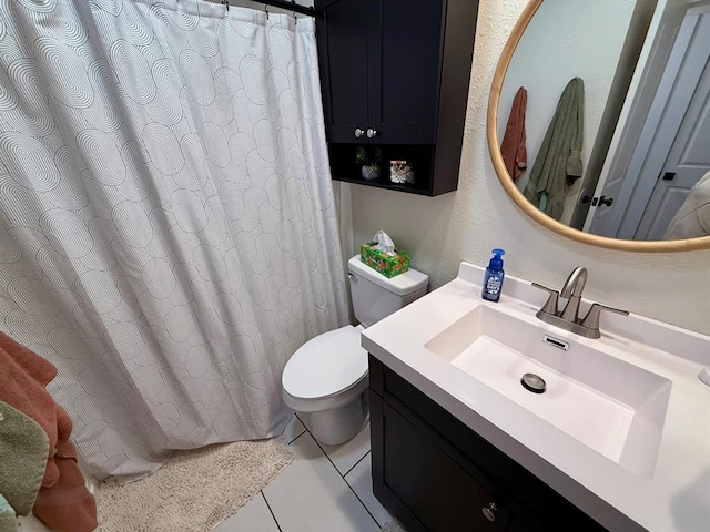 11181 Shady Ln, Dexter, MO 63841 - full bathroom with tile patterned flooring, toilet, vanity, and curtained shower