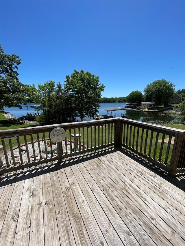 95 W Lakeview Dr, De Soto, MO 63020 - deck featuring a water view